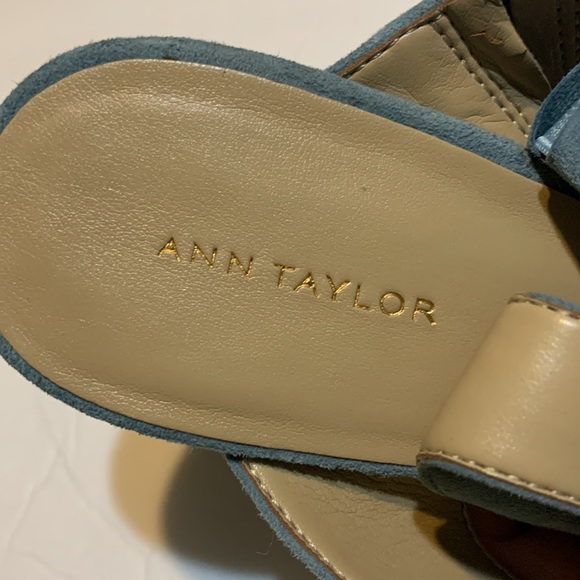 Ann Taylor JOY SUEDE FLOWER HEELED SANDALS IN CHIC SLATE - Picture 8 of 8